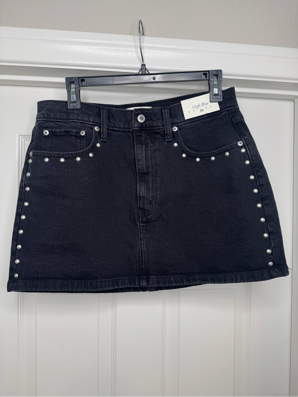 NWT Abercrombie & Fitch Black Denim Mini Skirt Silver Studded - Picture 2 of 5